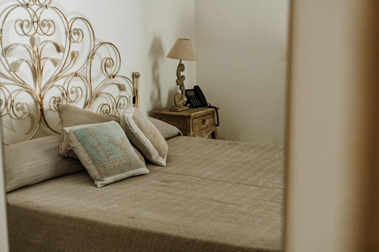 Hotel Pulicinu Baja Sardinia Zewnętrze zdjęcie