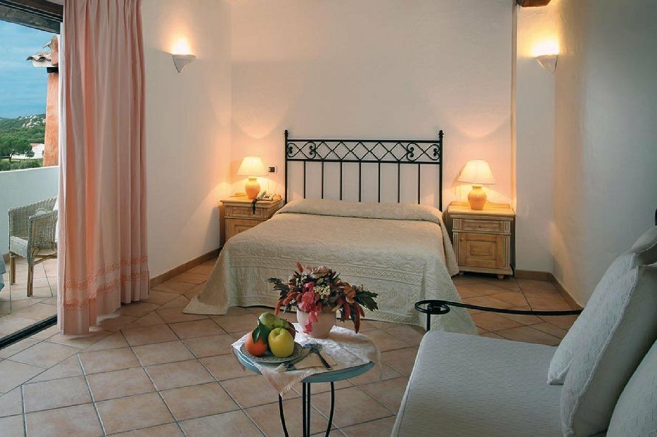 Hotel Pulicinu Baja Sardinia Zewnętrze zdjęcie